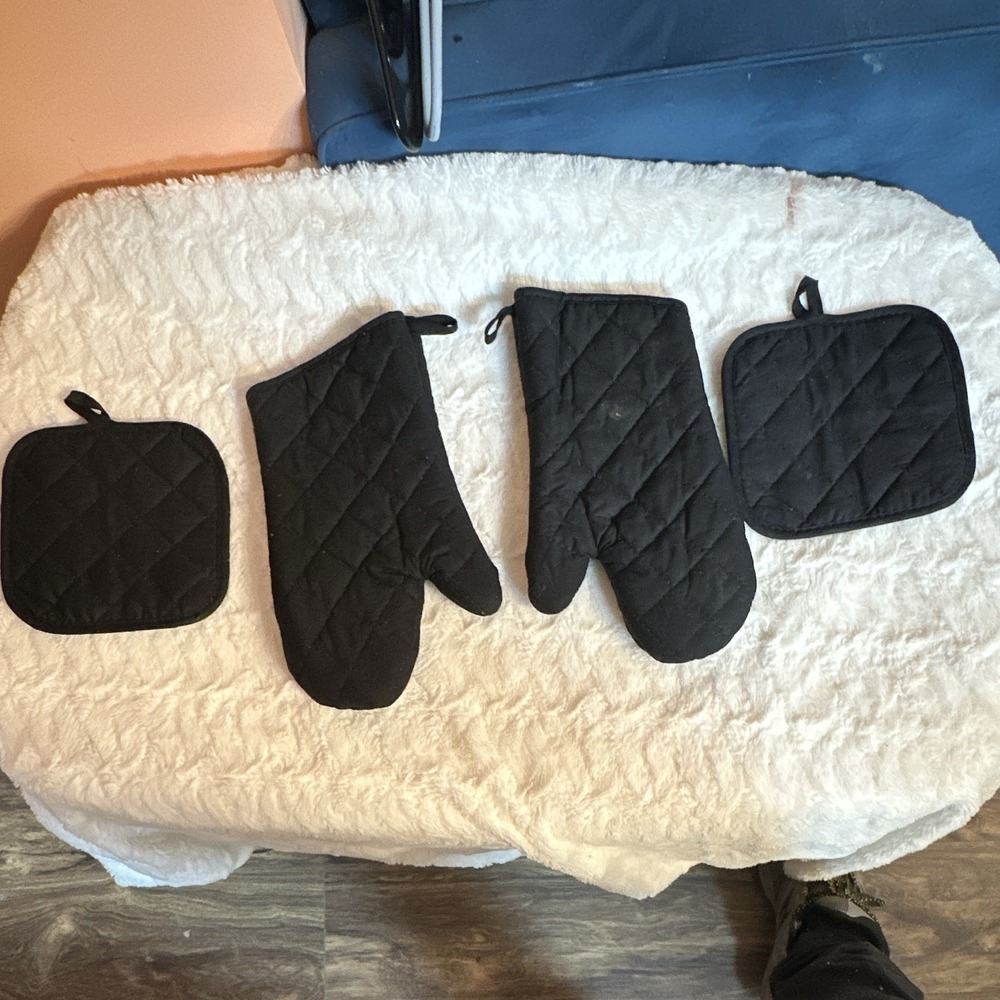 Greenbrier Intl 4-Pc Black Quilted Oven Mitt & Potholder Set, Heat Resistant